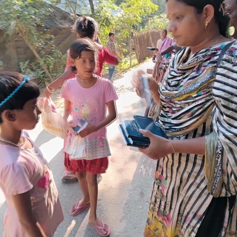 Handing out Tracts at Hindu Festival.
